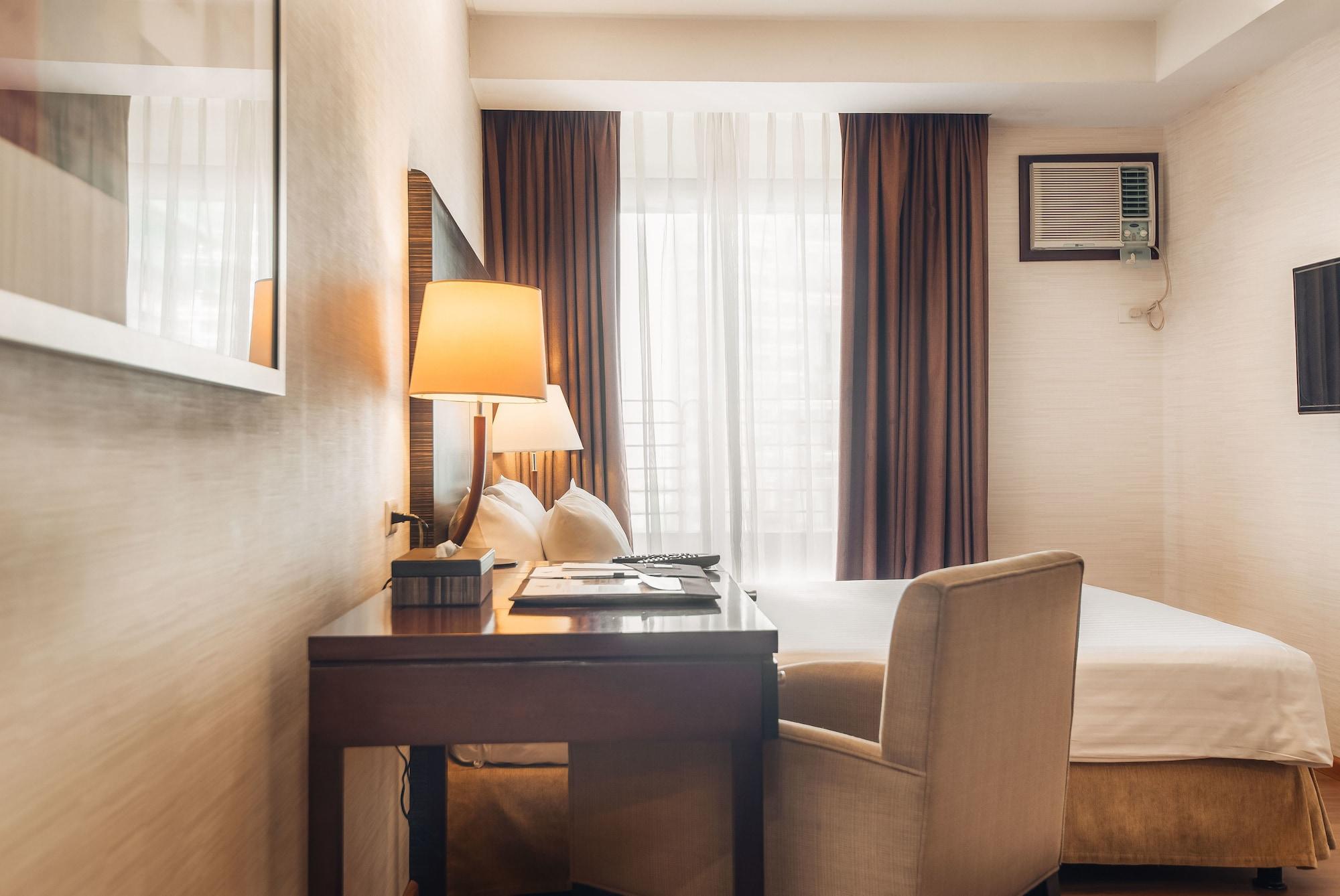 Best Western Antel Spa Hotel Suites Makati City Esterno foto