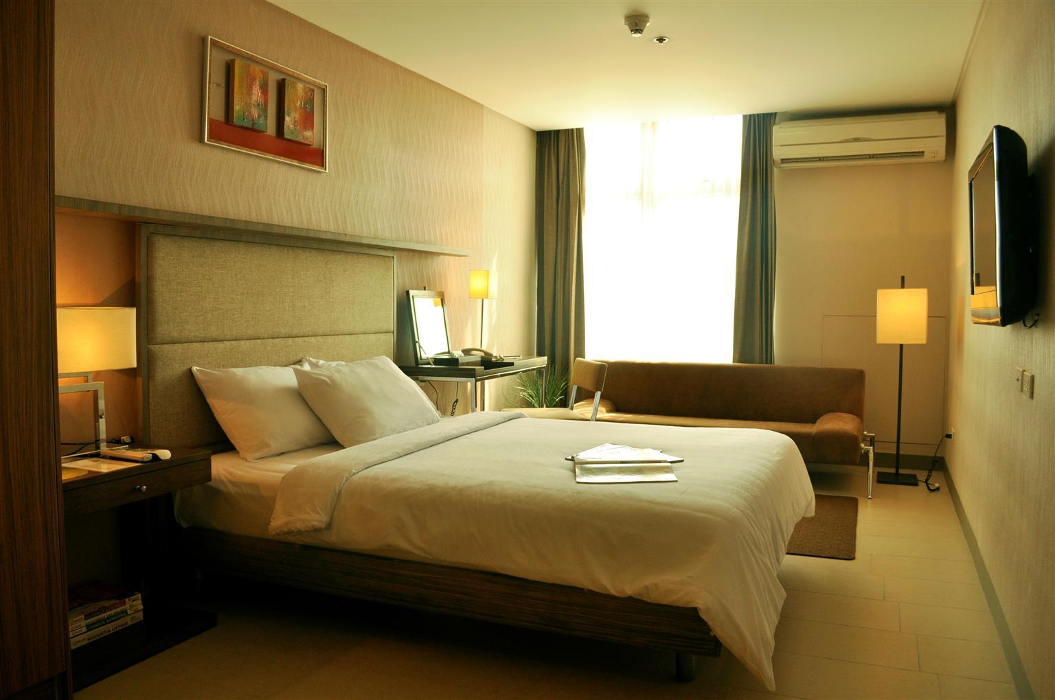Best Western Antel Spa Hotel Suites Makati City Esterno foto