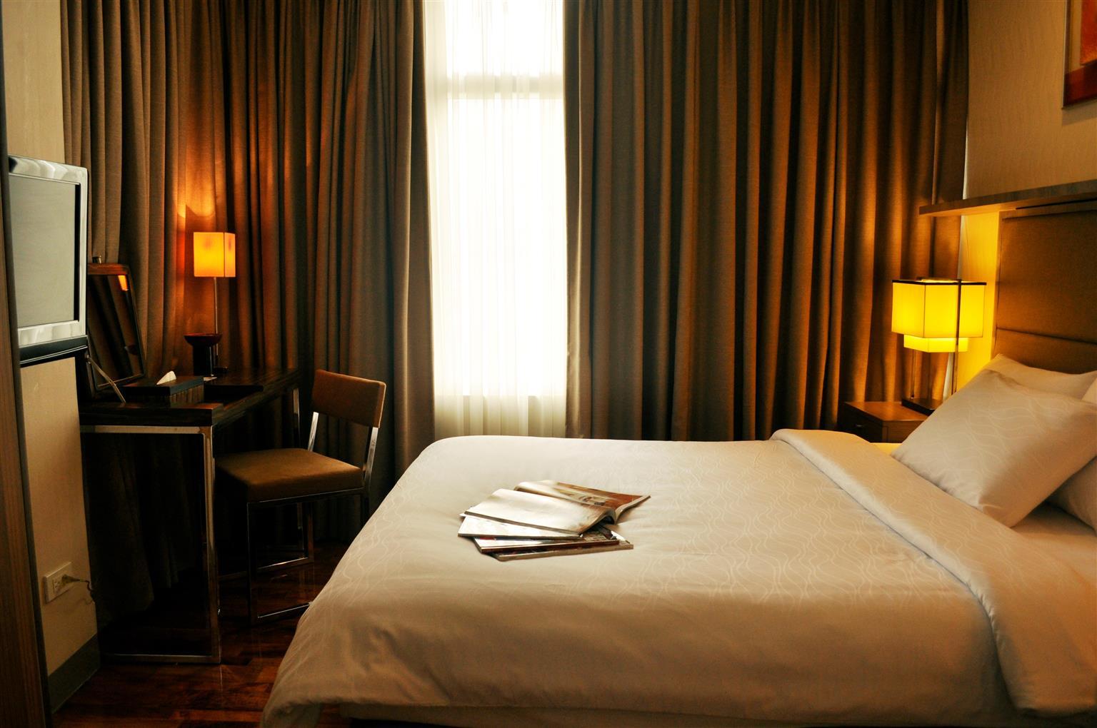 Best Western Antel Spa Hotel Suites Makati City Esterno foto