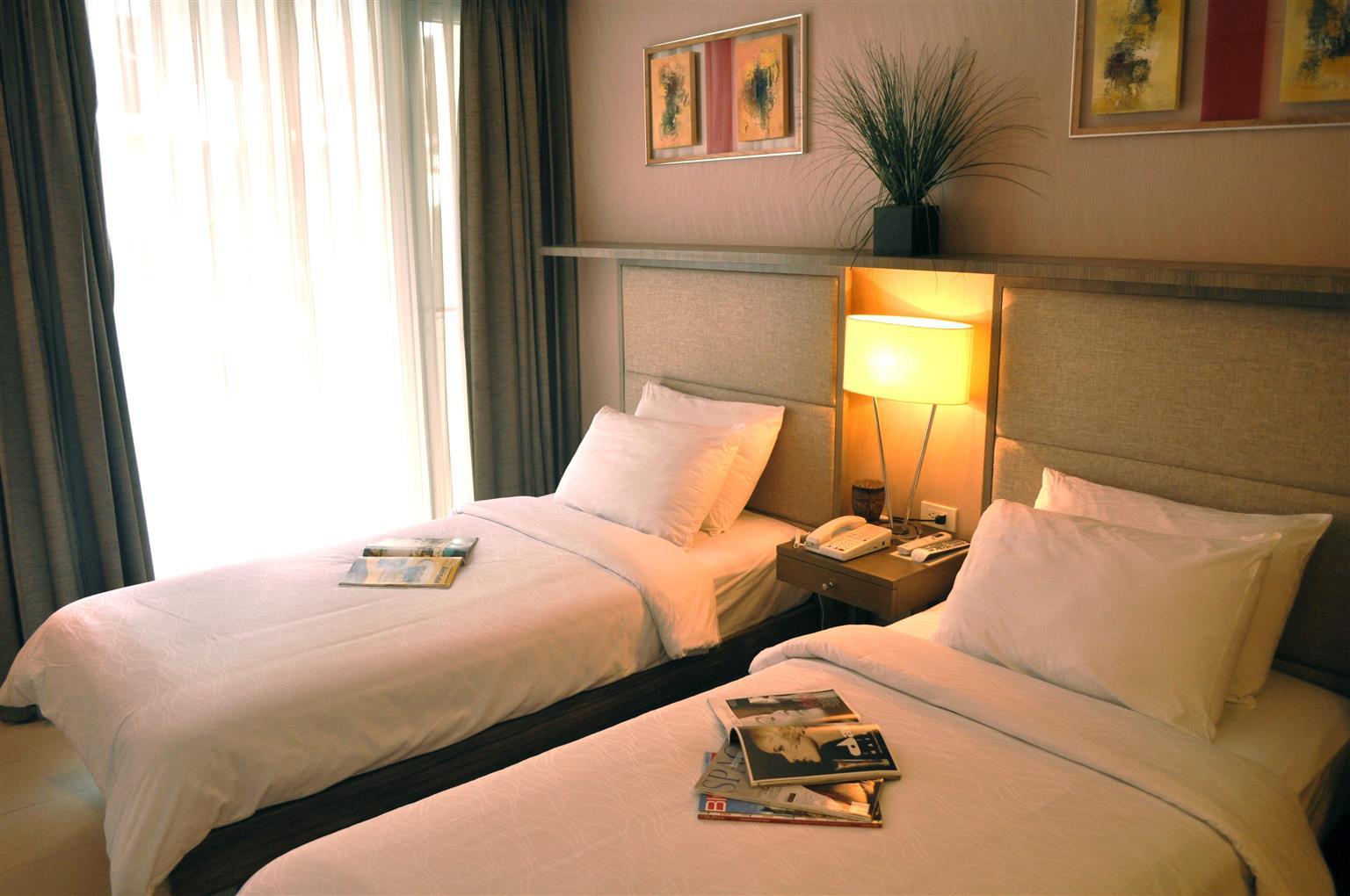 Best Western Antel Spa Hotel Suites Makati City Esterno foto