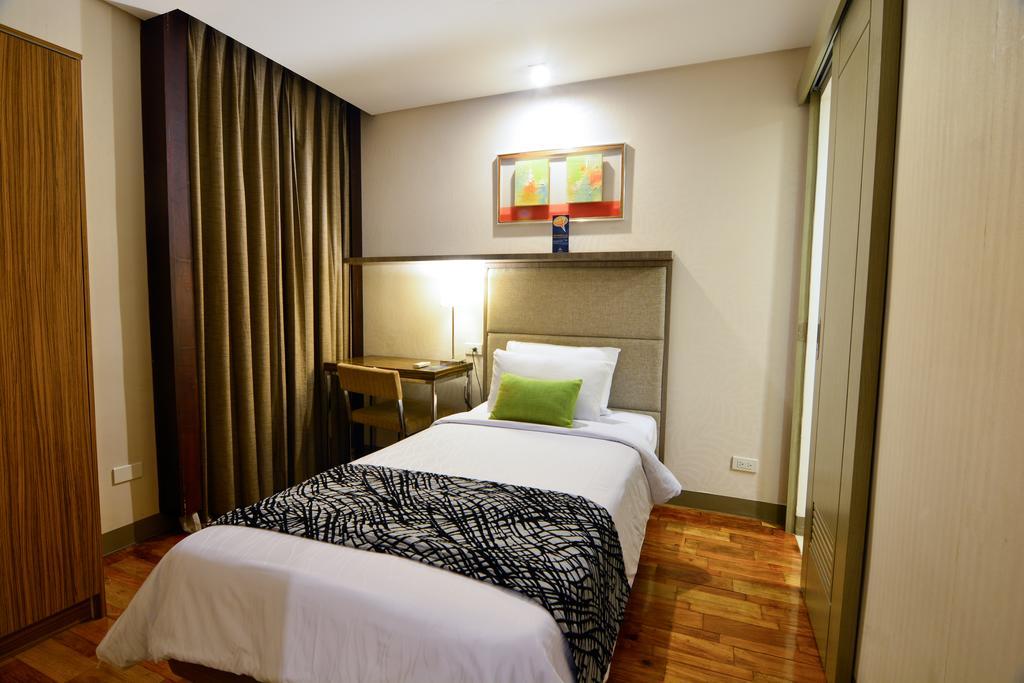 Best Western Antel Spa Hotel Suites Makati City Esterno foto