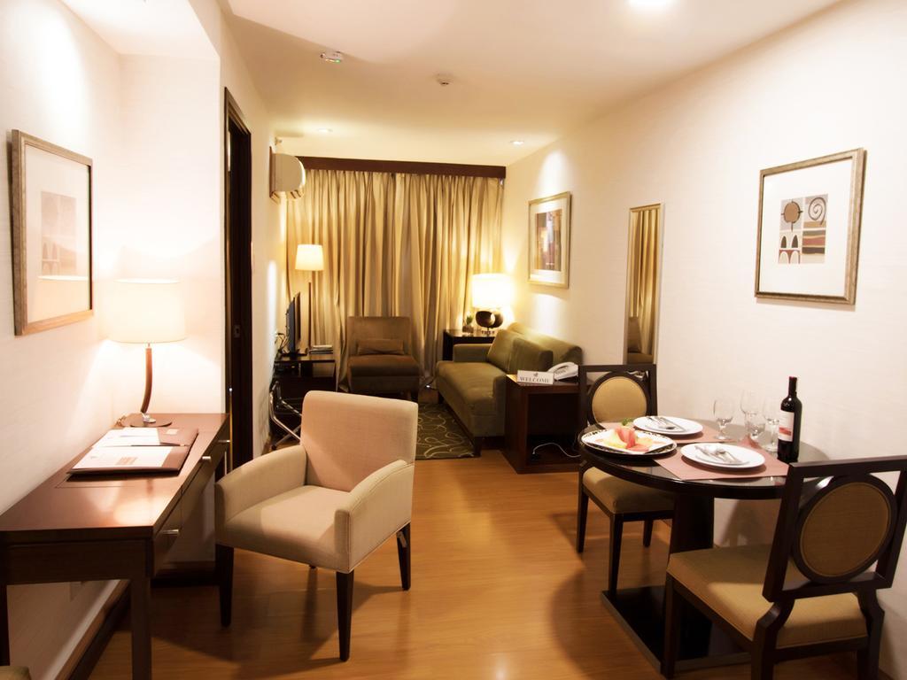 Best Western Antel Spa Hotel Suites Makati City Esterno foto