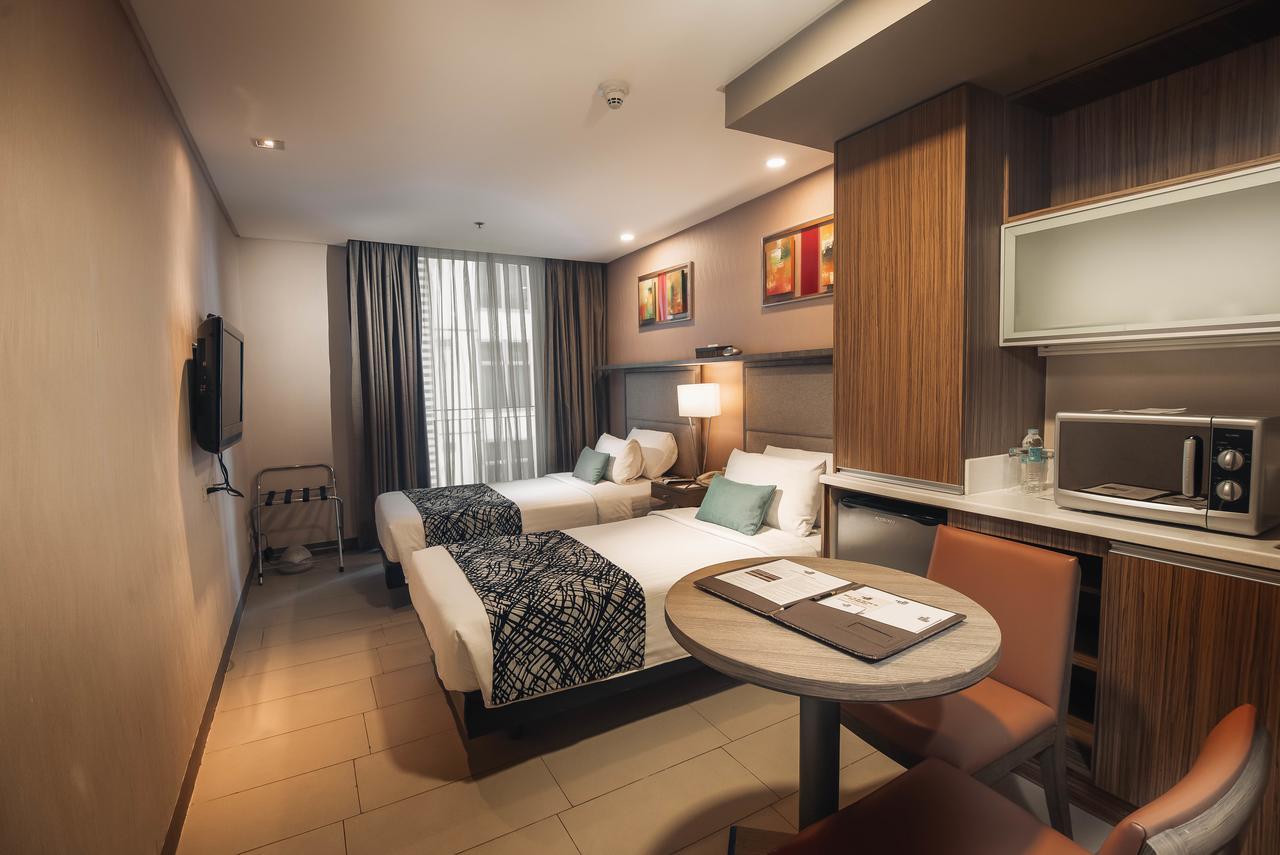 Best Western Antel Spa Hotel Suites Makati City Esterno foto